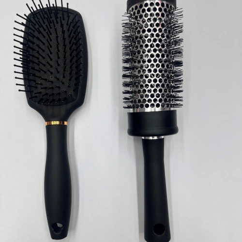 Расческа массажная брашинг "СЕКРЕТ ТВОЕЙ КРАСОТЫ", цвет черный, матовое покрытие, 2.5*22см