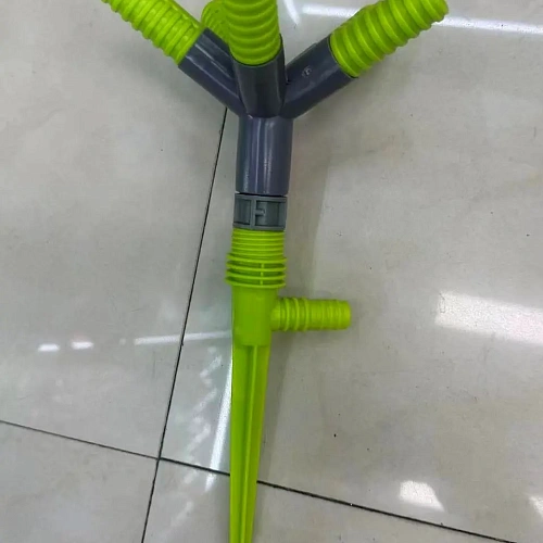 Разбрызгиватель "Green" на колышке 5 леек 29см. ДоброСад